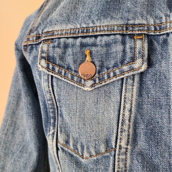 GAP 1969 | Denim Cropped Buttonup Jacket - Picture 4 of 7
